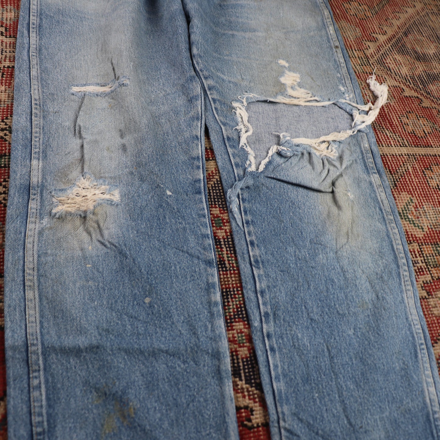 Wrangler W34 L29 Straight Leg Classic Ripped Style Blue Denim Jeans