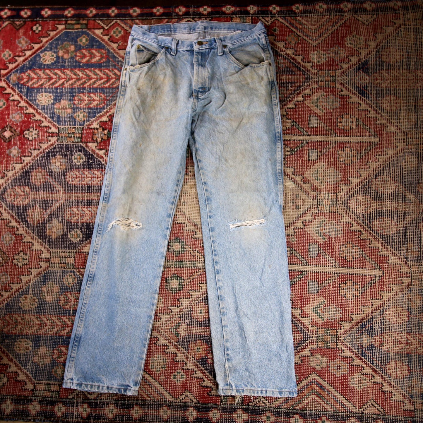 Wrangler W32 L30 Straight Leg Relaxed Fit Classic Ripped Style Blue Denim Jeans