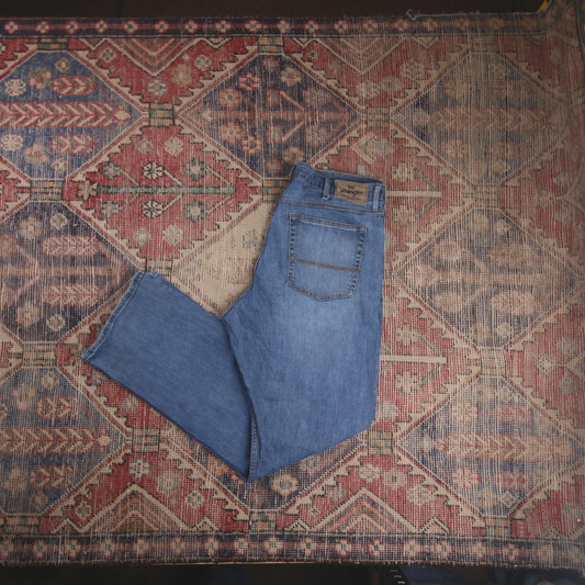 Wrangler W38 L32 Straight Leg Relaxed Fit Blue Denim Jeans