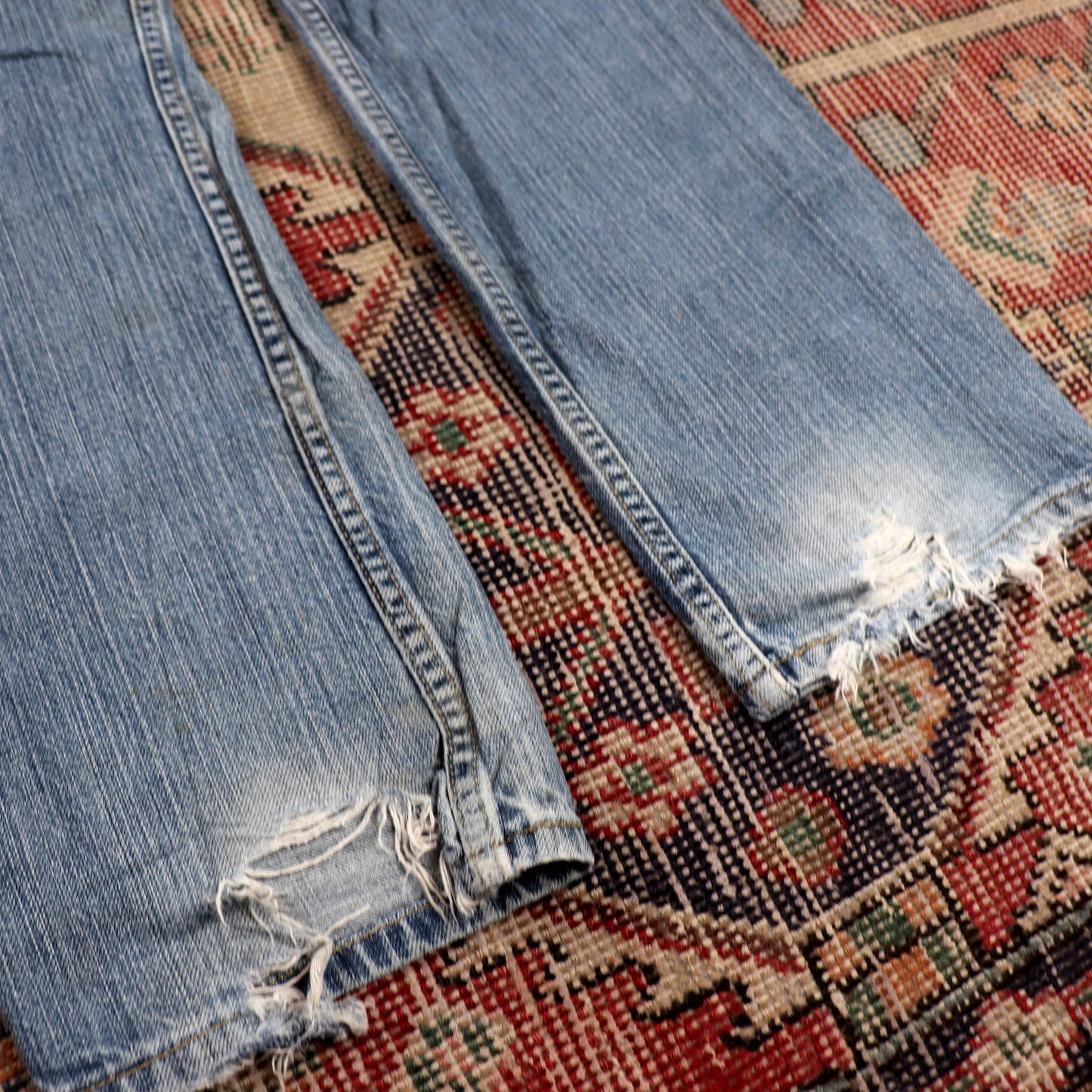 Levi's 514 W24 L25 Straight Leg Classic Ripped Style Blue Denim Jeans