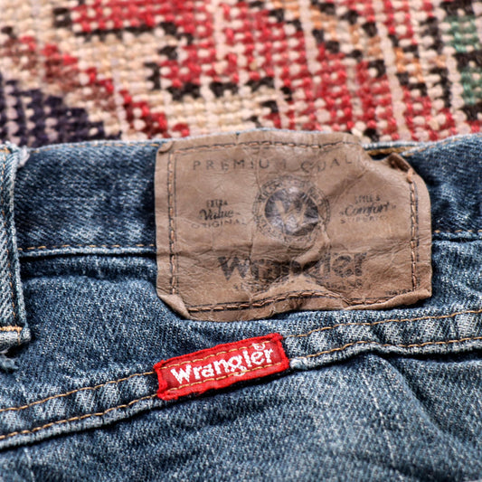 Wrangler W36 L28 Straight Leg Classic Ripped Style Blue Denim Jeans