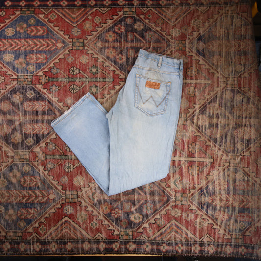 Wrangler W34 L32 Straight Leg Relaxed Fit Blue Denim Jeans