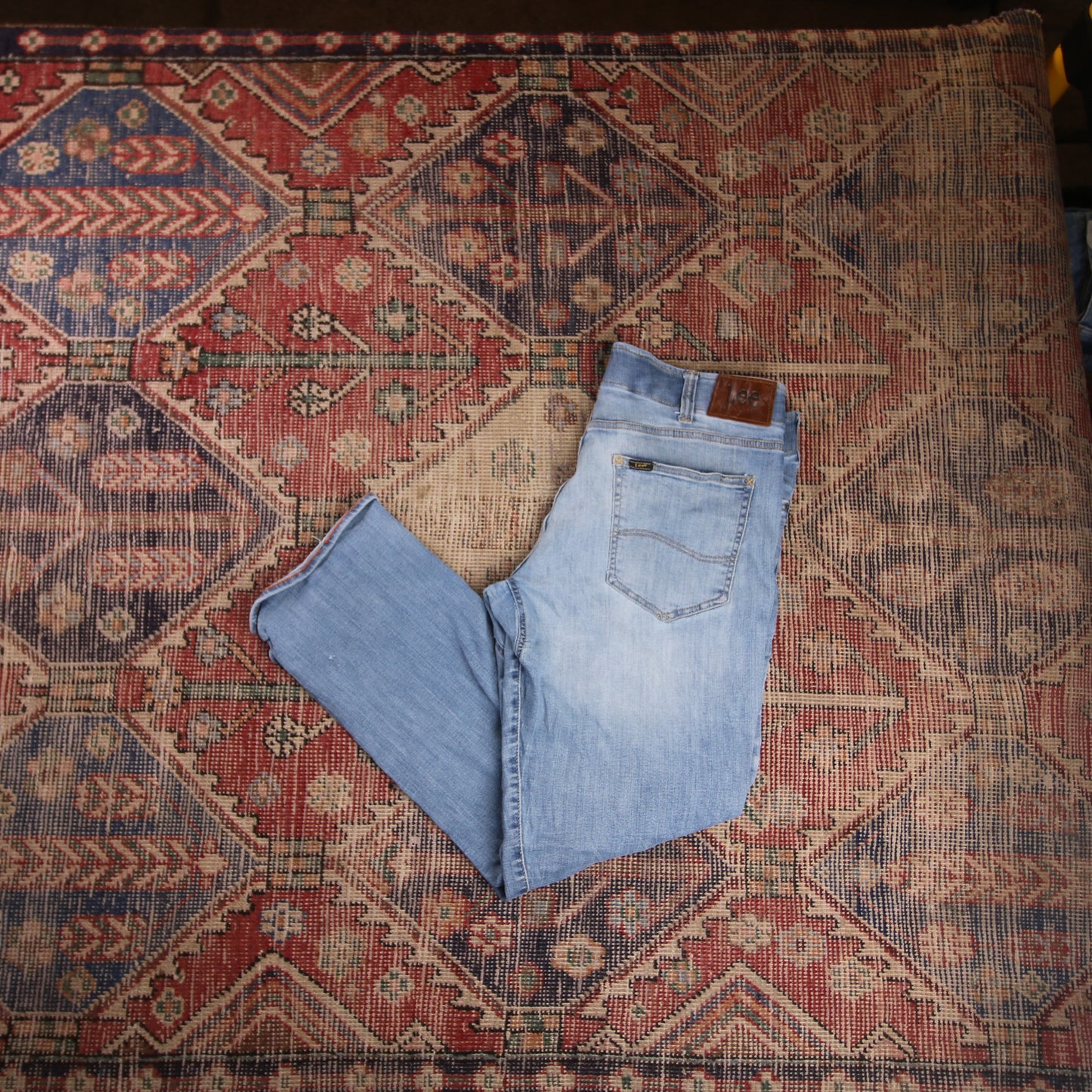 Lee W34 L28 Straight Leg Relaxed Fit Classic Ripped Style Blue Denim Jeans