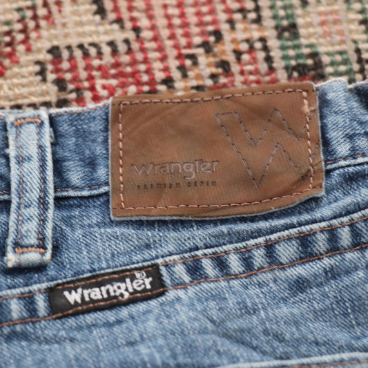Wrangler W38 L30 Straight Classic Ripped Style Blue Denim Jeans