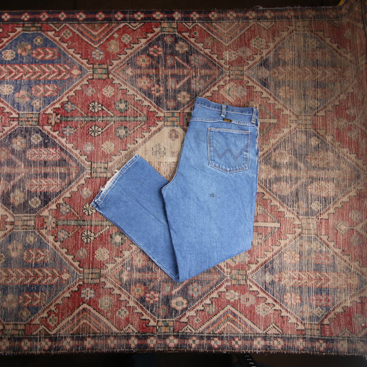 Wrangler W34 L29 Straight Leg Relaxed Fit Blue Denim Jeans