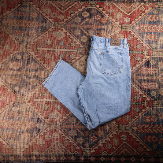 Wrangler W42 L30 Relaxed Blue Denim Jeans