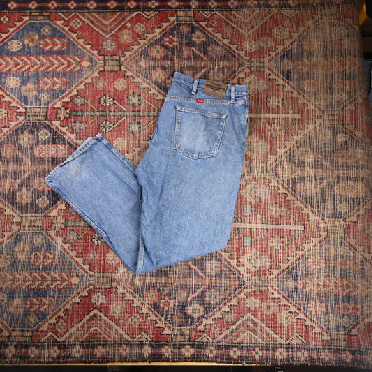 Wrangler W40 L30 Straight Leg Relaxed Fit Blue Denim Jeans