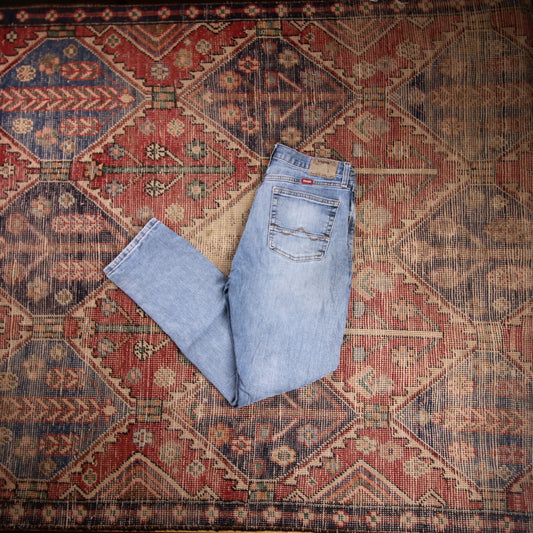 Wrangler W30 L29 Straight Leg Relaxed Fit Classic Ripped Style Blue Denim Jeans