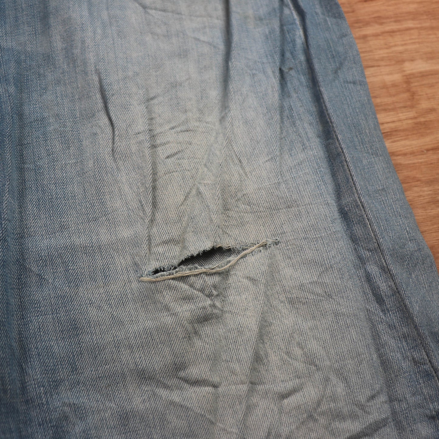 Levi's 505 Red Tab W48 L30 Straight Leg Regular Fit Classic Ripped Style Blue De
