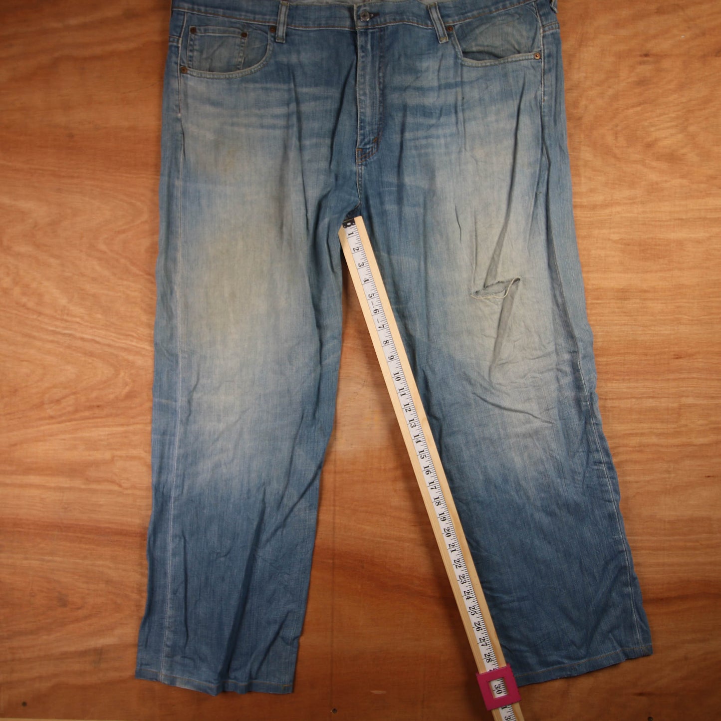 Levi's 505 Red Tab W48 L30 Straight Leg Regular Fit Classic Ripped Style Blue De