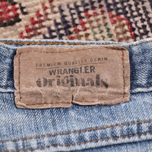 Wrangler W34 L30 Straight Leg Relaxed Fit Classic Ripped Style Blue Denim Jeans