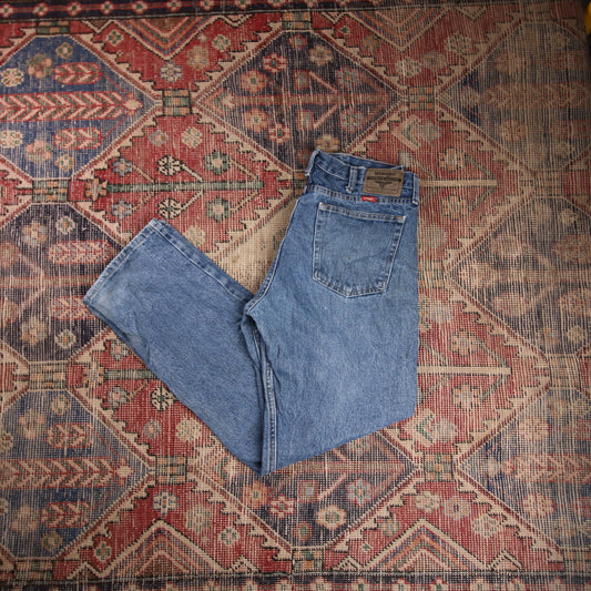 Wrangler W34 L31 Straight Leg Relaxed Fit Blue Denim Jeans