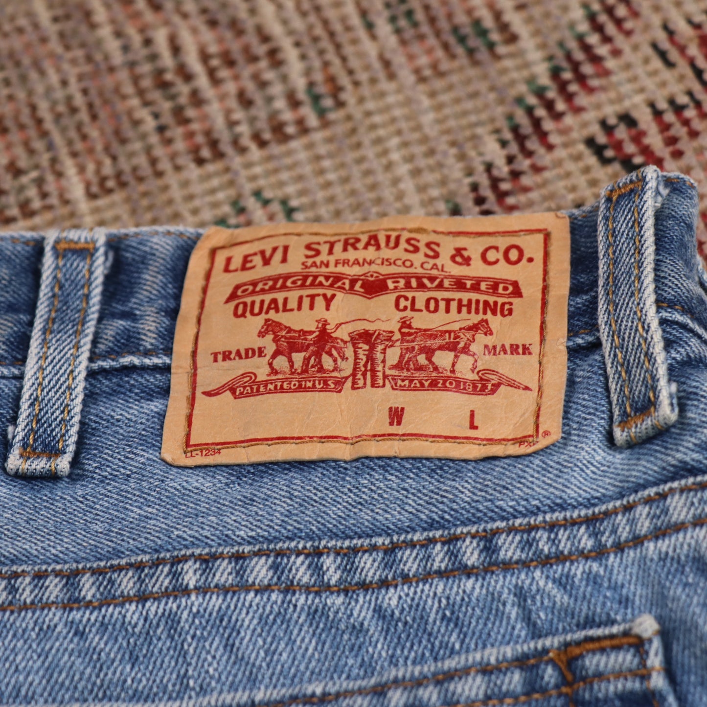 Levi's 550 W38 L30 Tapered Leg Relaxed Fit Blue Denim Jeans