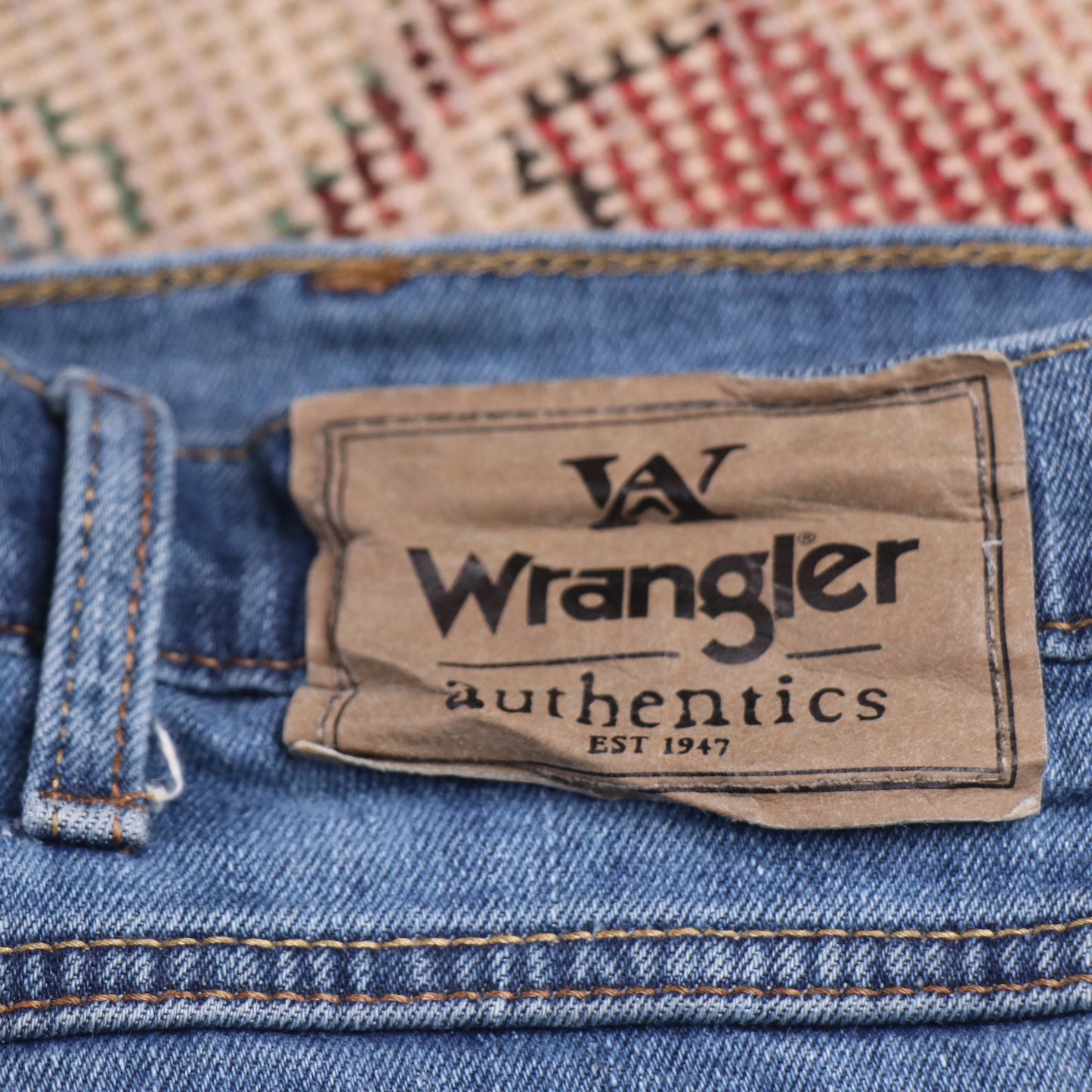 Wrangler W38 L32 Straight Leg Relaxed Fit Blue Denim Jeans