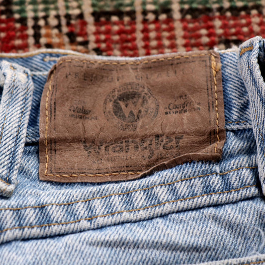 Wrangler W34 L30 Straight Leg Classic Ripped Style Blue Denim Jeans