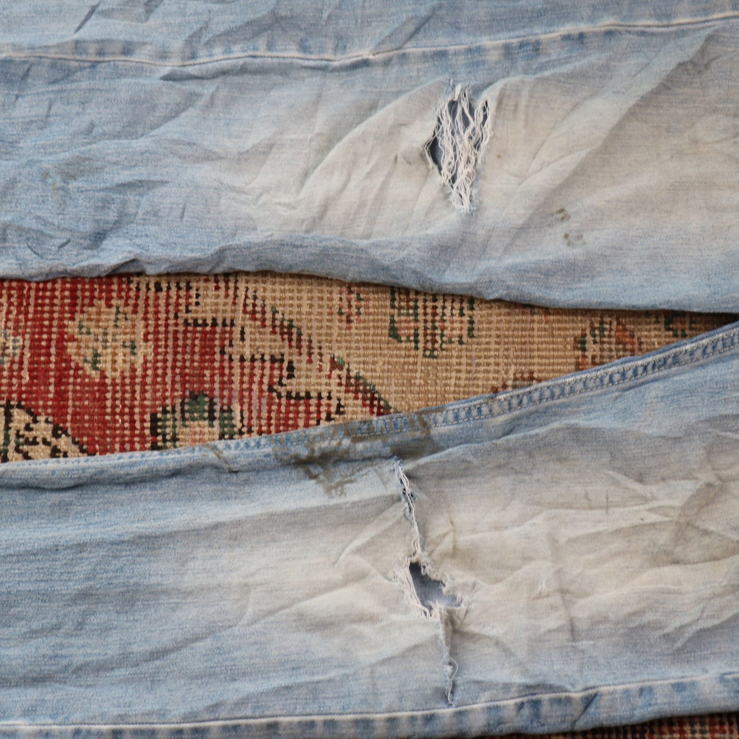 Levi's 514 W28 L30 Straight Leg Classic Ripped Style Blue Denim Jeans