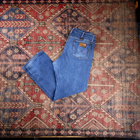 Wrangler W34 L29 Straight Leg Relaxed Fit Blue Denim Jeans