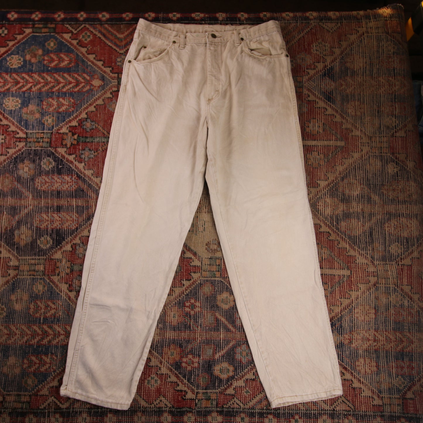 Wrangler W34 L31 Straight Leg Relaxed Fit Beige Denim Jeans