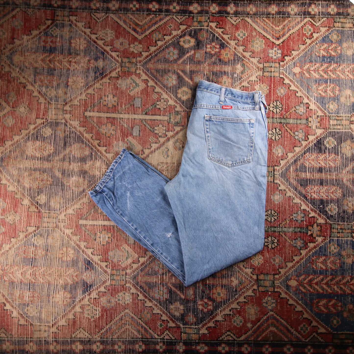 Wrangler W36 L31 Relaxed Classic Ripped Style Blue Denim Jeans
