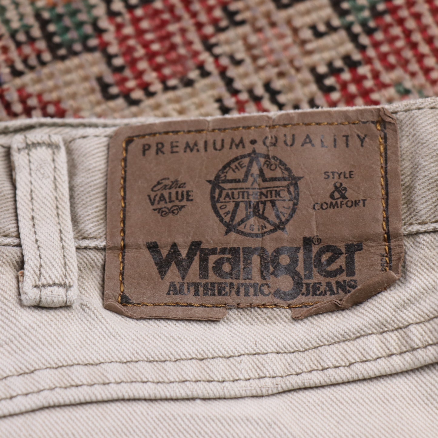 Wrangler W34 L28 Straight Leg Relaxed Fit Beige Denim Jeans