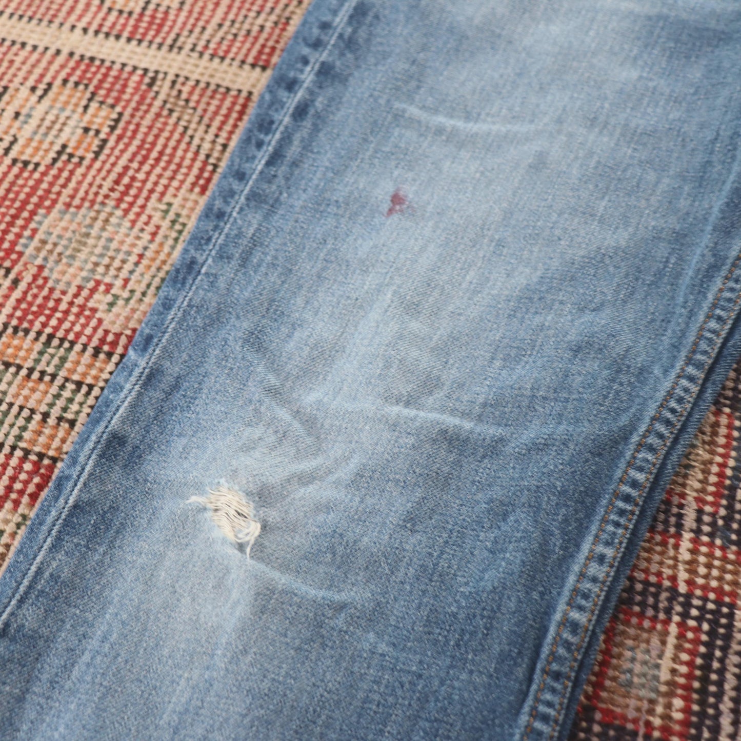 Levi's 501 Red Tab W28 L29 Original Fit Classic Ripped Style Blue Denim Jeans