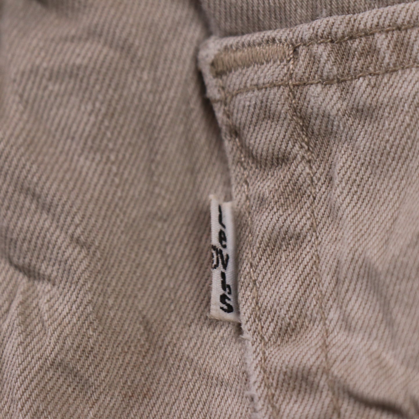 Levi's 505 W32 L33 Straight Leg Regular Fit Classic Ripped Style Beige Denim Jea