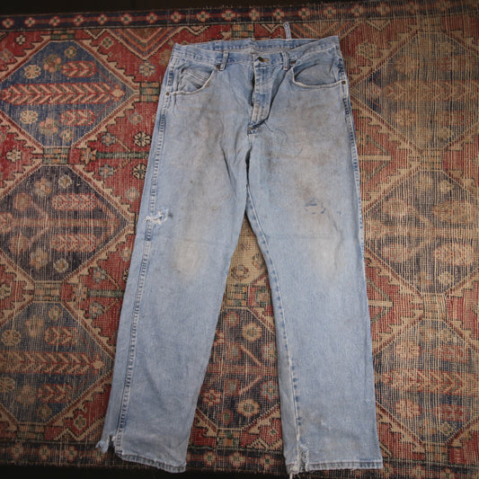 Wrangler W34 L31 Straight Leg Loose Fit Distressed Style Blue Denim Jeans