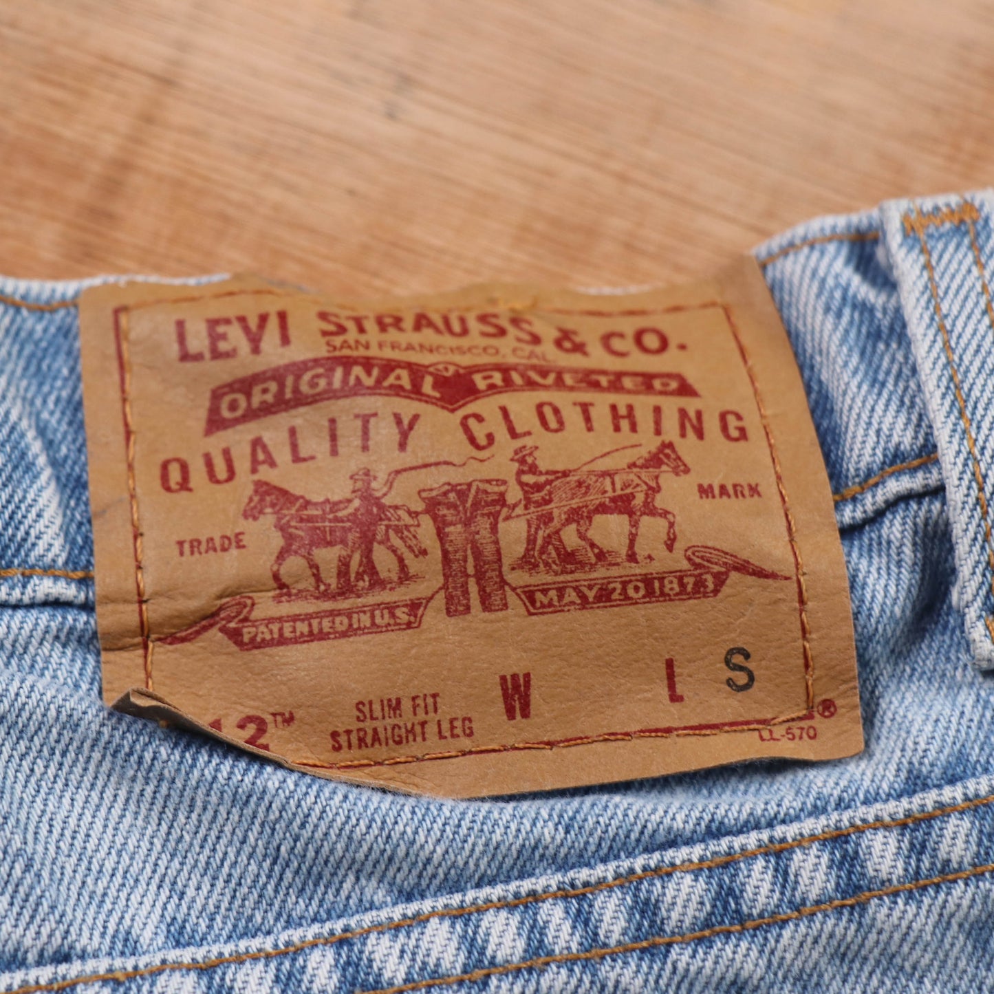 Levi's 570 Red Tab W28 L29 Slim Fit Straight Leg Blue Denim Jeans