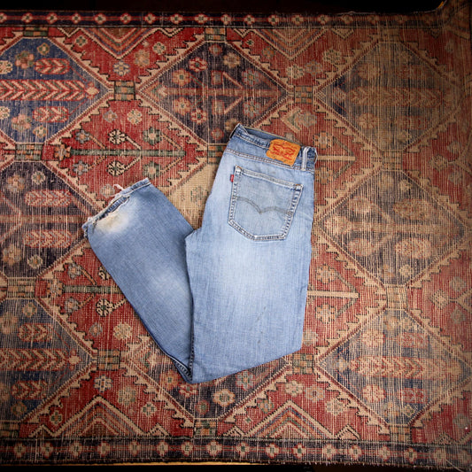 Levi's 514 W38 L33 Straight Leg Classic Ripped Style Blue Denim Jeans