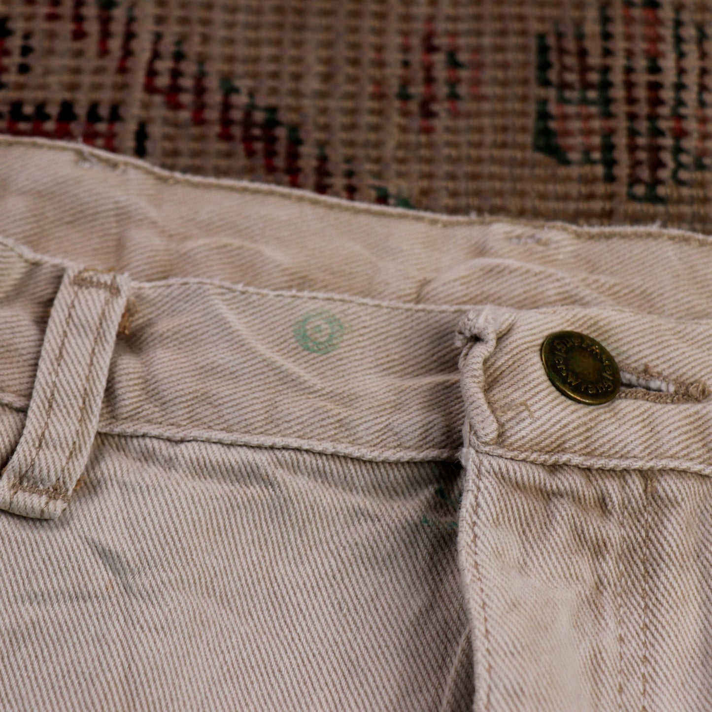 Wrangler W34 L31 Straight Leg Relaxed Fit Beige Denim Jeans