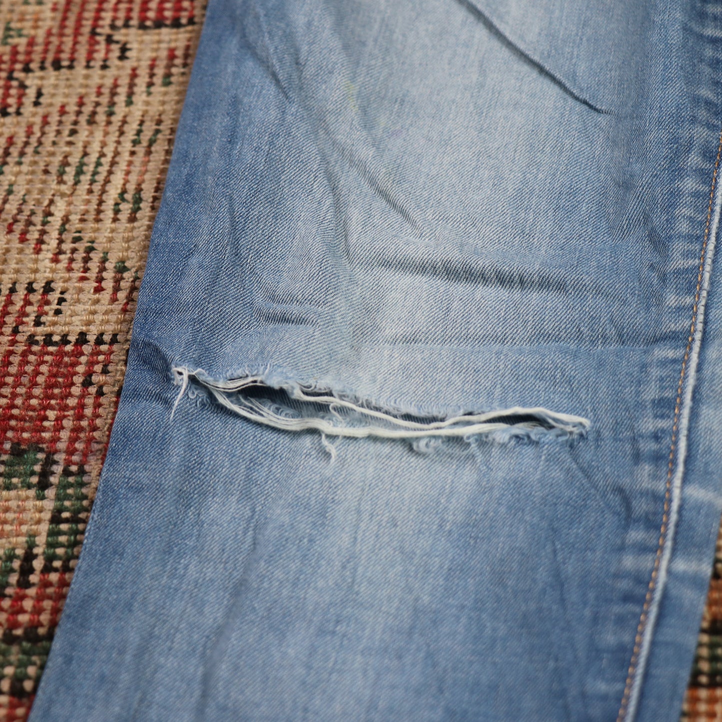 Levi's 712 W24 L26 Slim Fit Classic Ripped Style Blue Denim Jeans