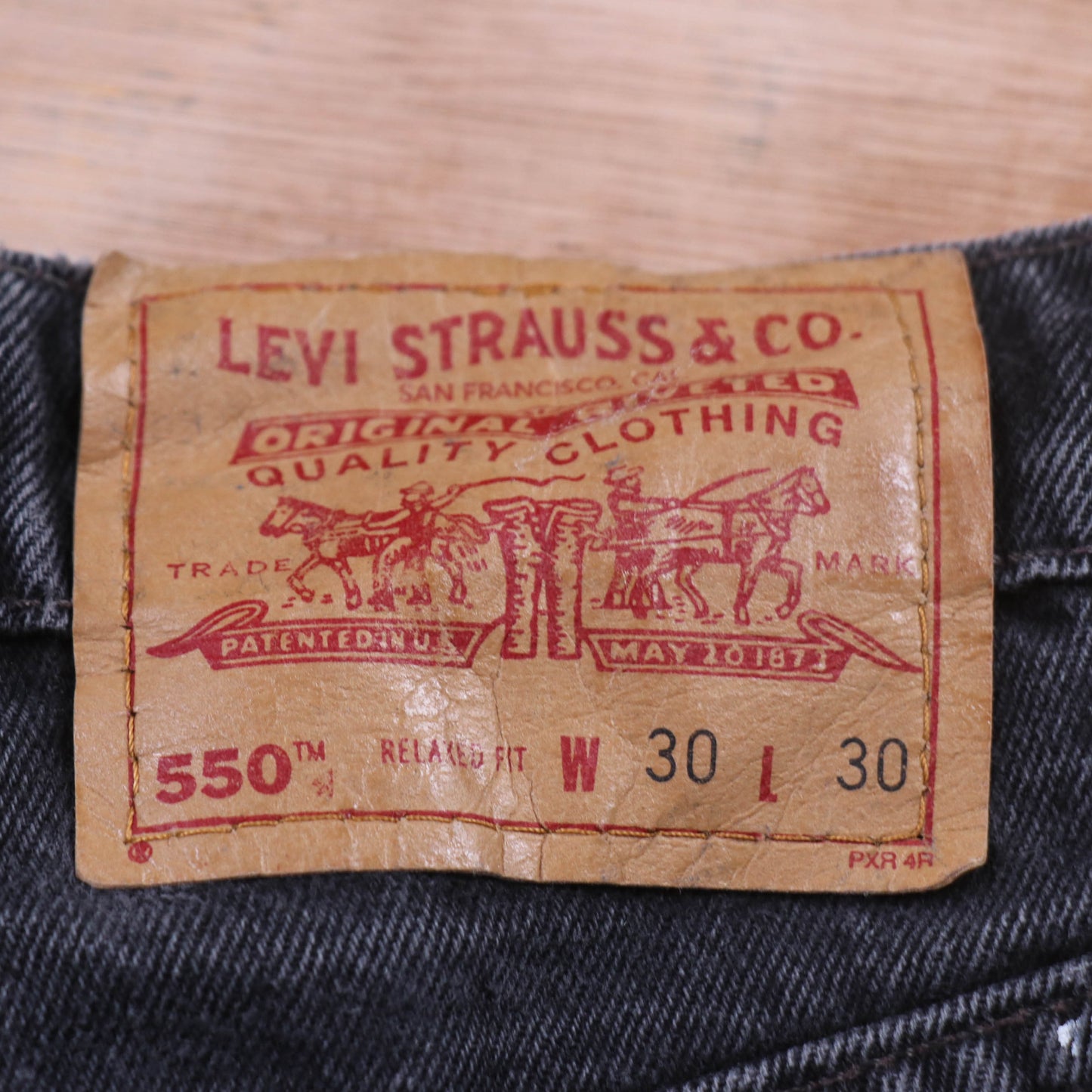 Levi's 550 Red Tab W28 L29 Tapered Leg Relaxed Fit Black Denim Jeans