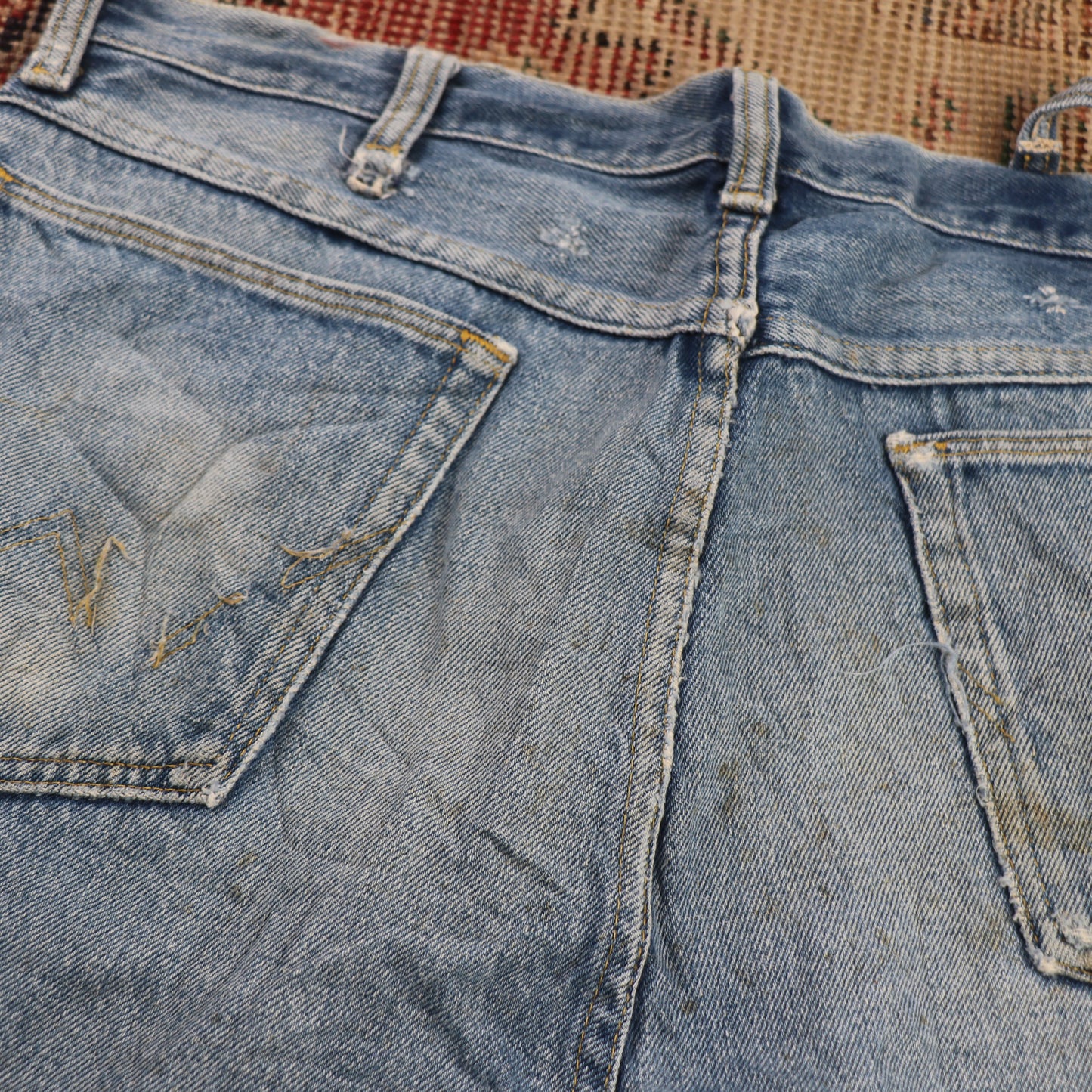 Wrangler W34 L29 Straight Leg Classic Ripped Style Blue Denim Jeans