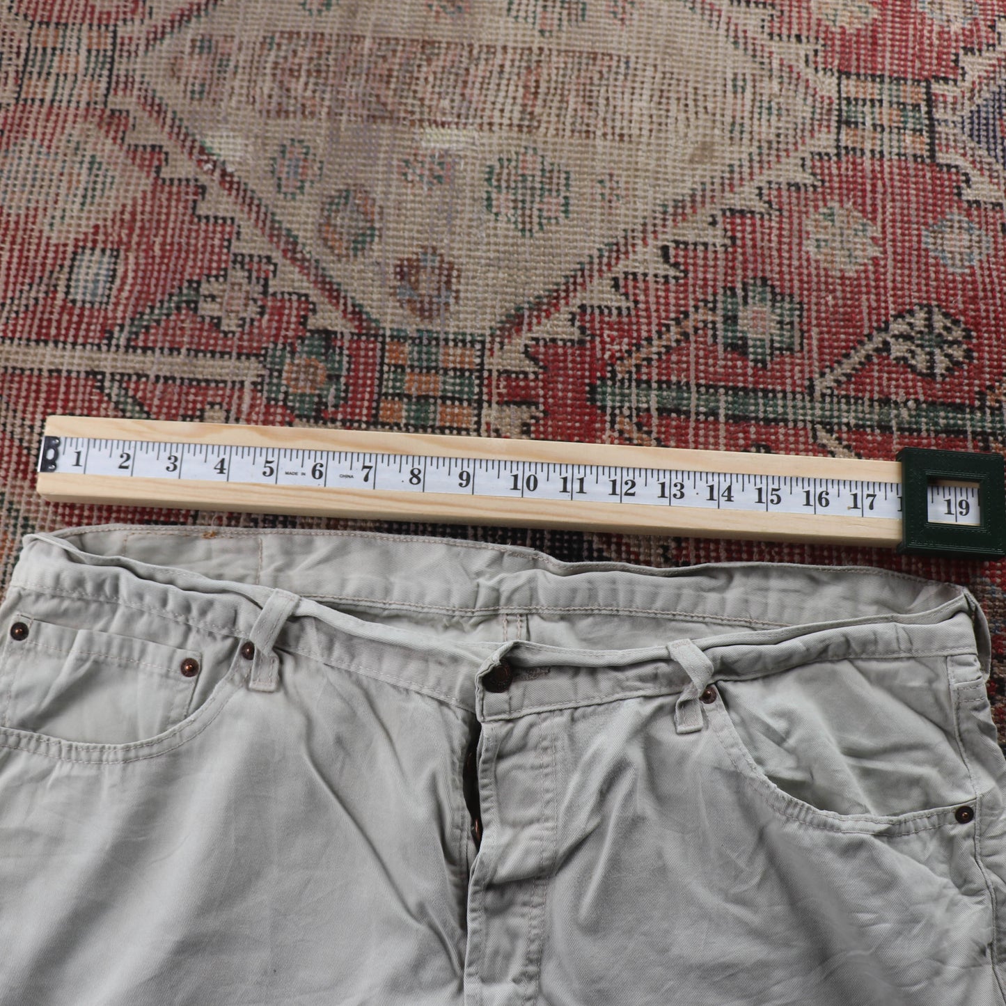 Levi's Red Tab W38 L29 Relaxed Fit Beige Denim Jeans