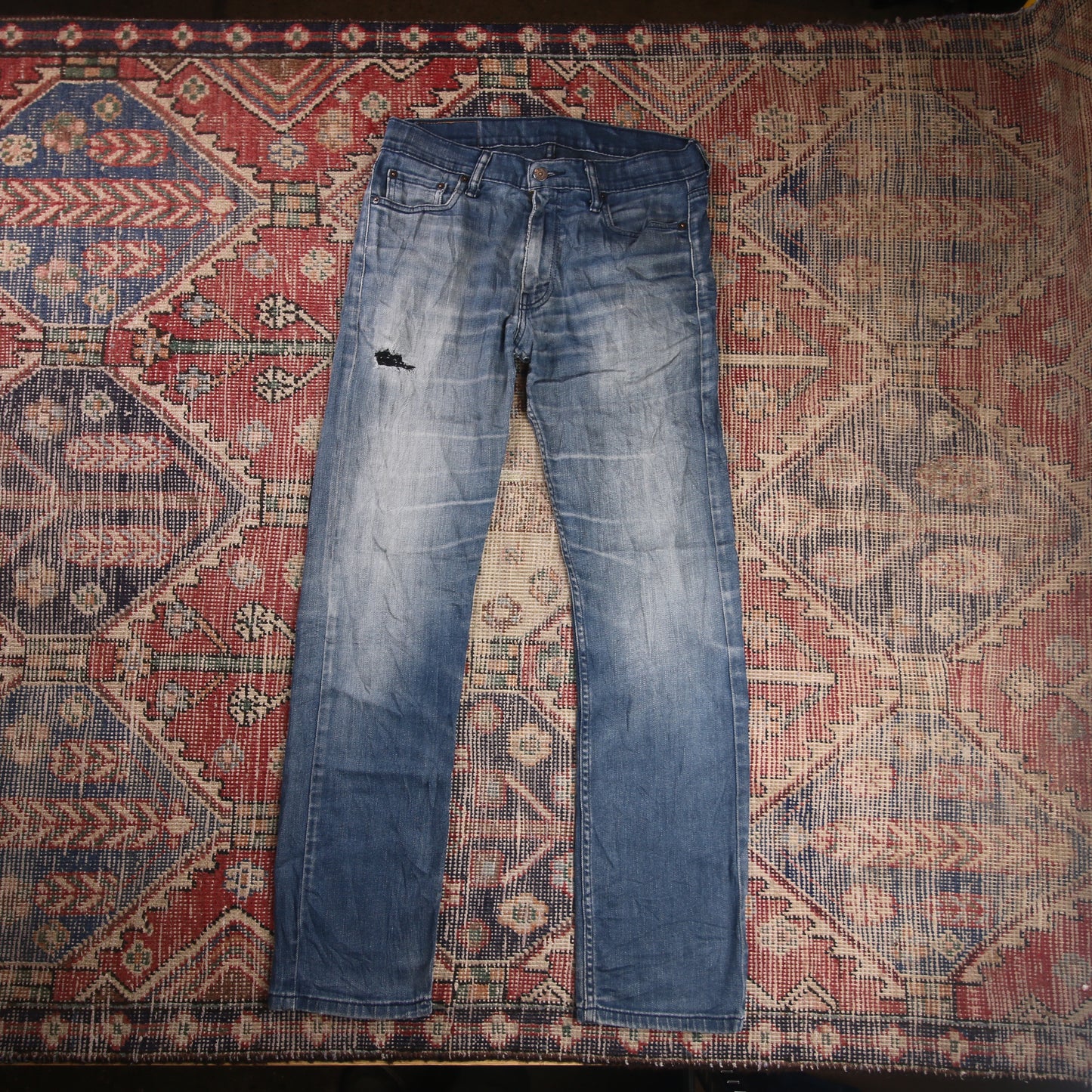 Levi's 513 W30 L30 Straight Leg Slim Fit Classic Ripped Style Blue Denim Jeans
