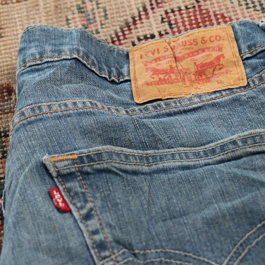 Levi's W32 L24 Straight Leg Blue Denim Jeans