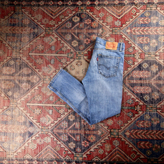 Levi's Red Tab W26 L30 Slim Classic Ripped Style Blue Denim Jeans