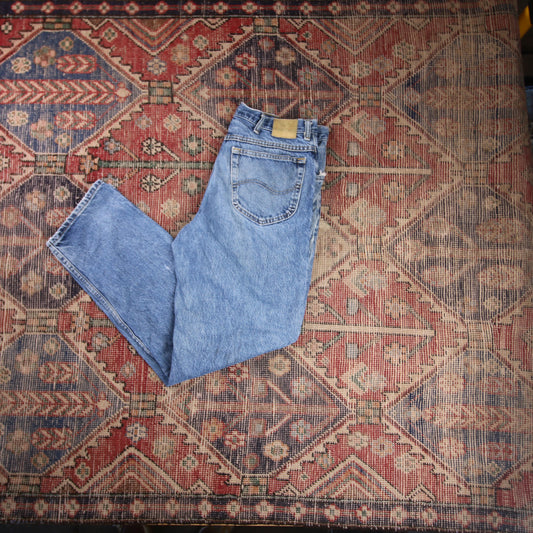 Lee W34 L30 Straight Leg Relaxed Fit Classic Ripped Style Blue Denim Jeans