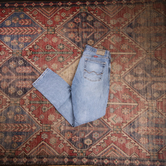 Wrangler W30 L29 Straight Leg Relaxed Fit Classic Ripped Style Blue Denim Jeans