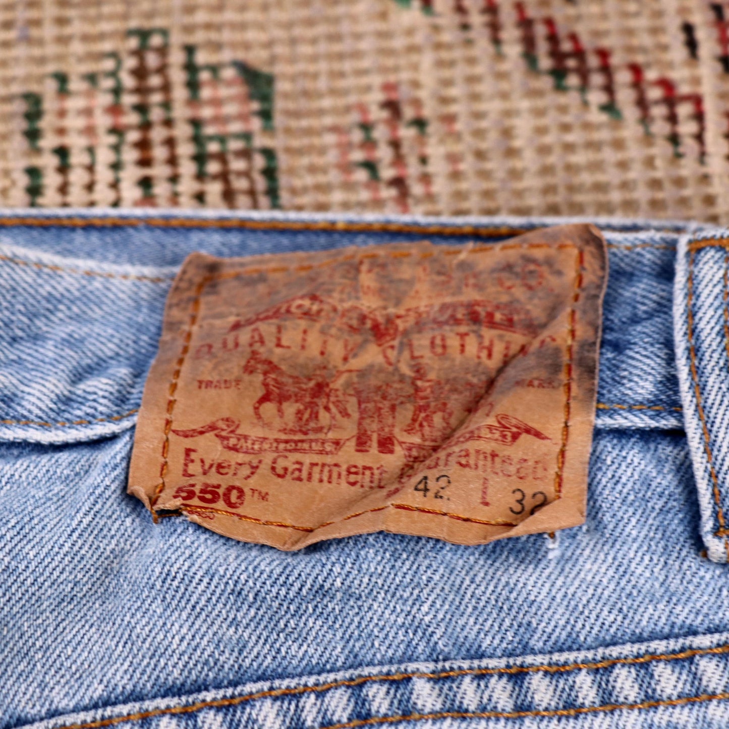 Levi's 550 W40 L31 Tapered Leg Relaxed Fit Classic Ripped Style Blue Denim Jeans