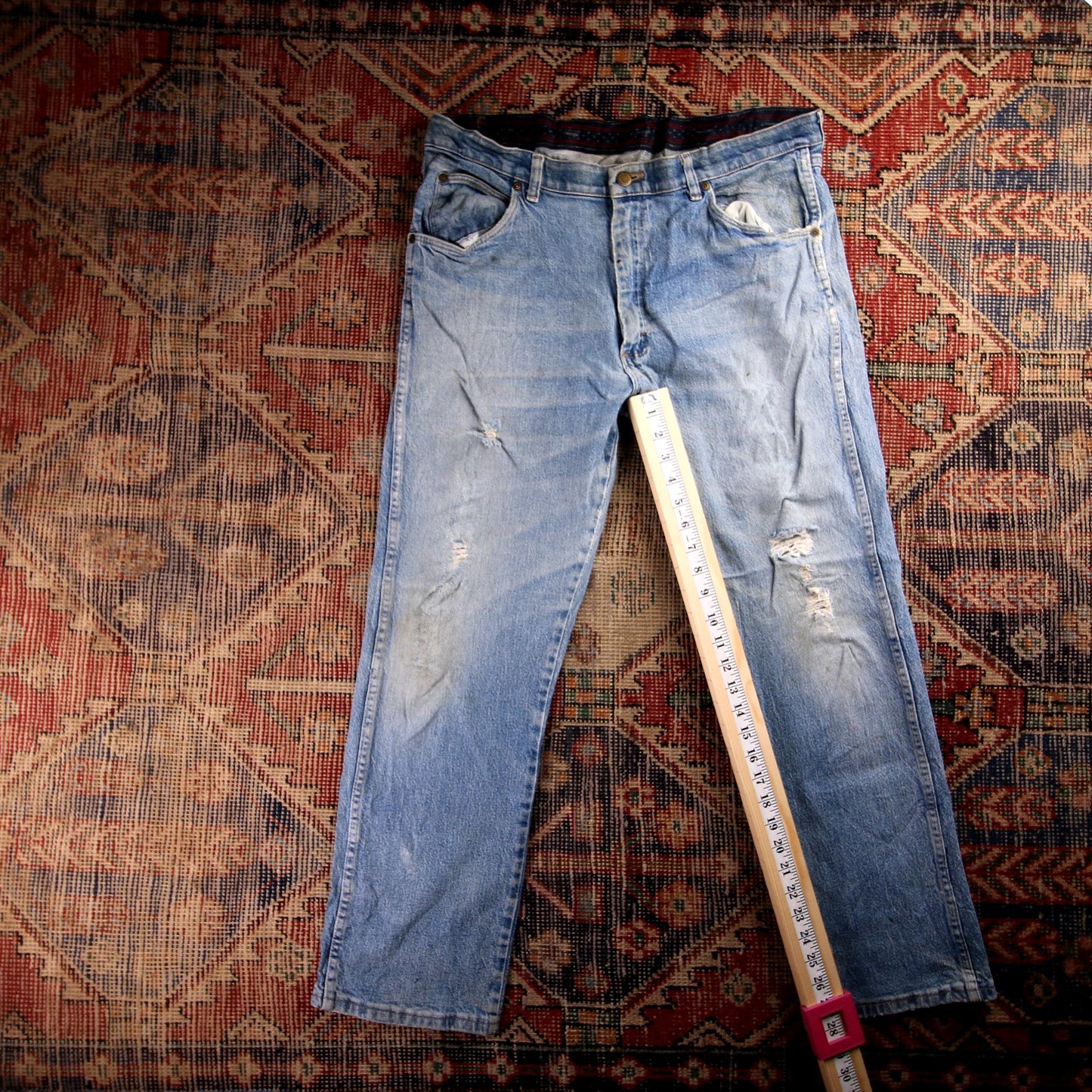 Wrangler W36 L28 Straight Leg Classic Ripped Style Blue Denim Jeans