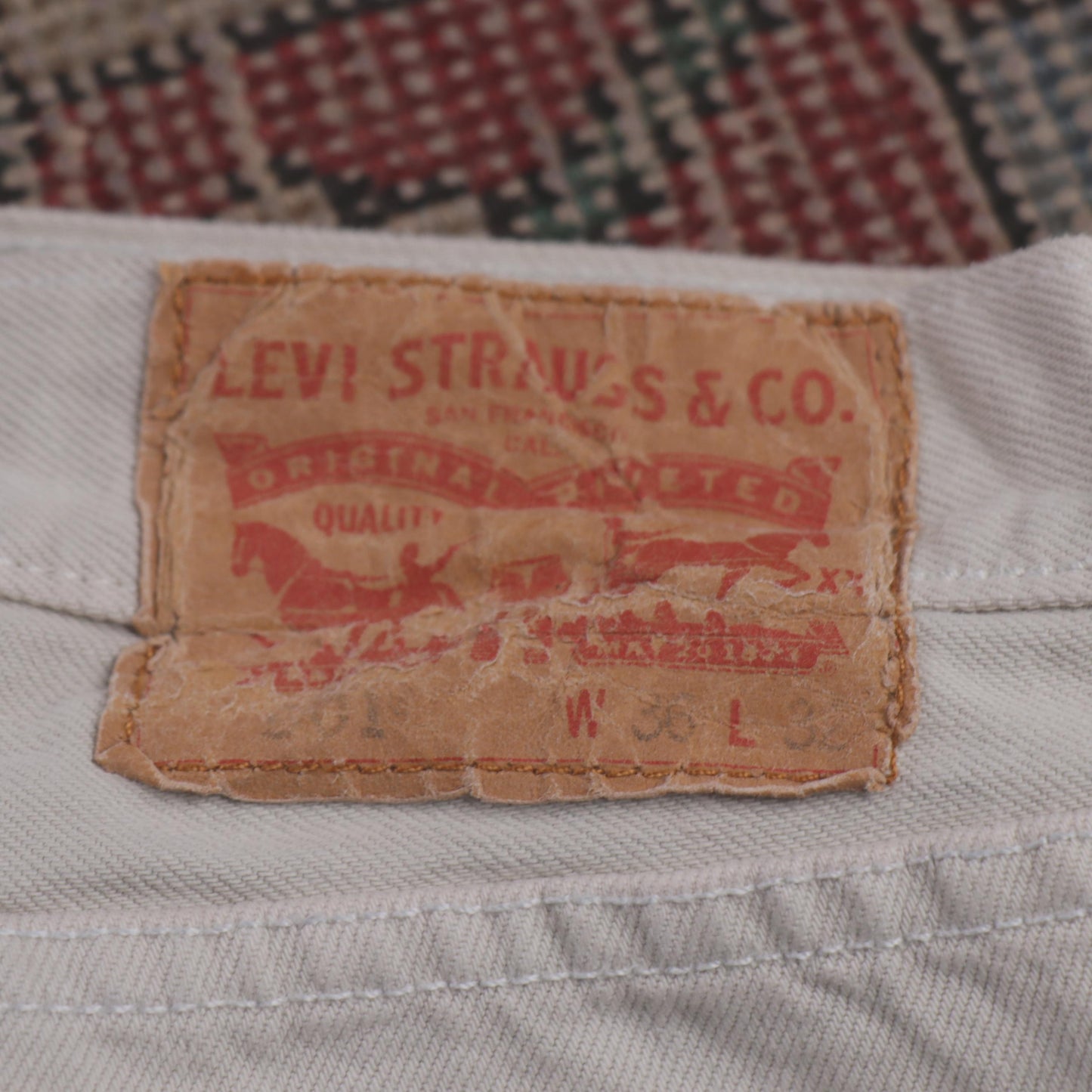 Levi's W34 L30 Straight Leg Loose Fit Beige Denim Jeans