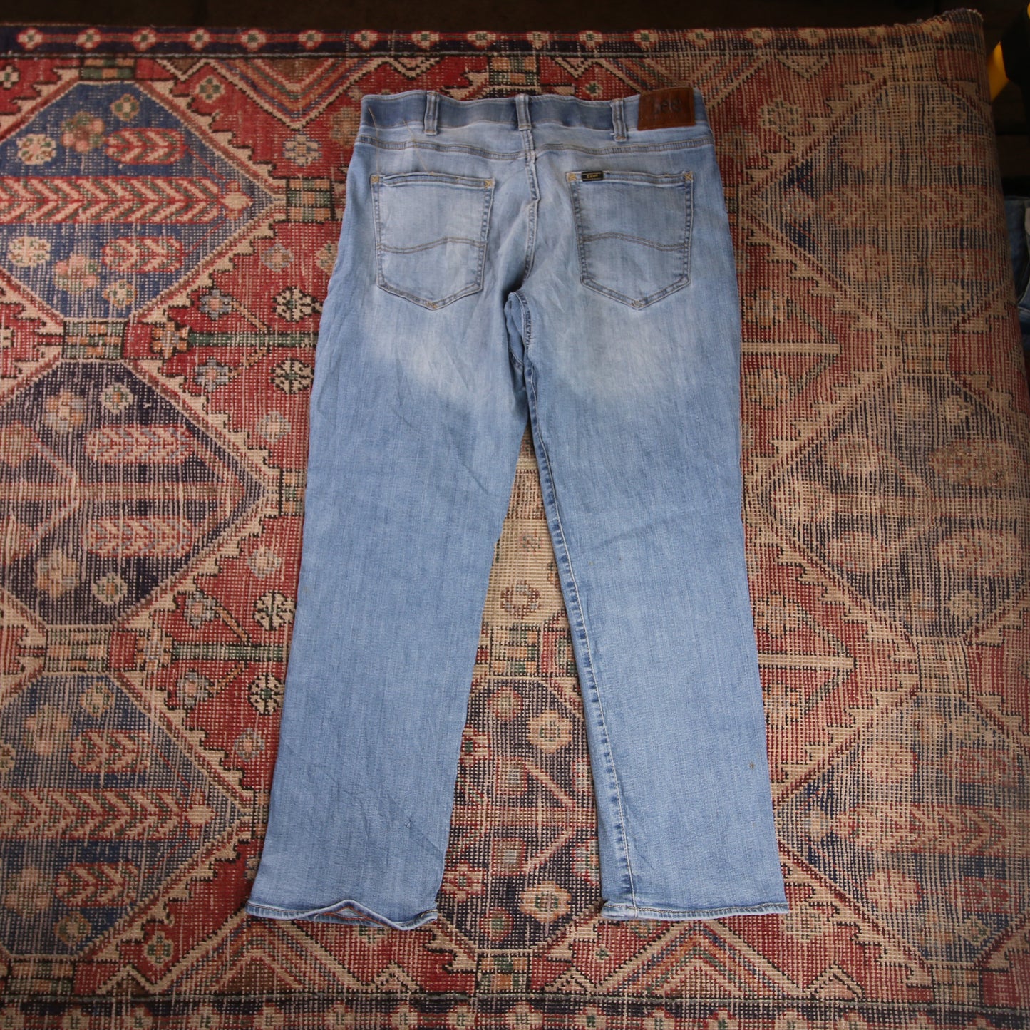 Lee W34 L28 Straight Leg Relaxed Fit Classic Ripped Style Blue Denim Jeans