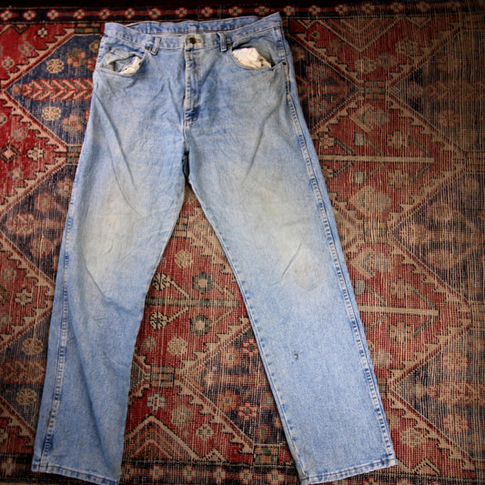 Wrangler W38 L33 Straight Leg Relaxed Fit Blue Denim Jeans