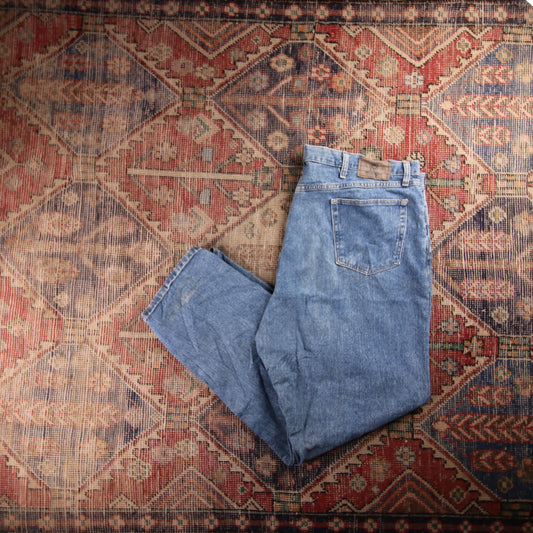 Wrangler W44 L32 Relaxed Classic Ripped Style Blue Denim Jeans
