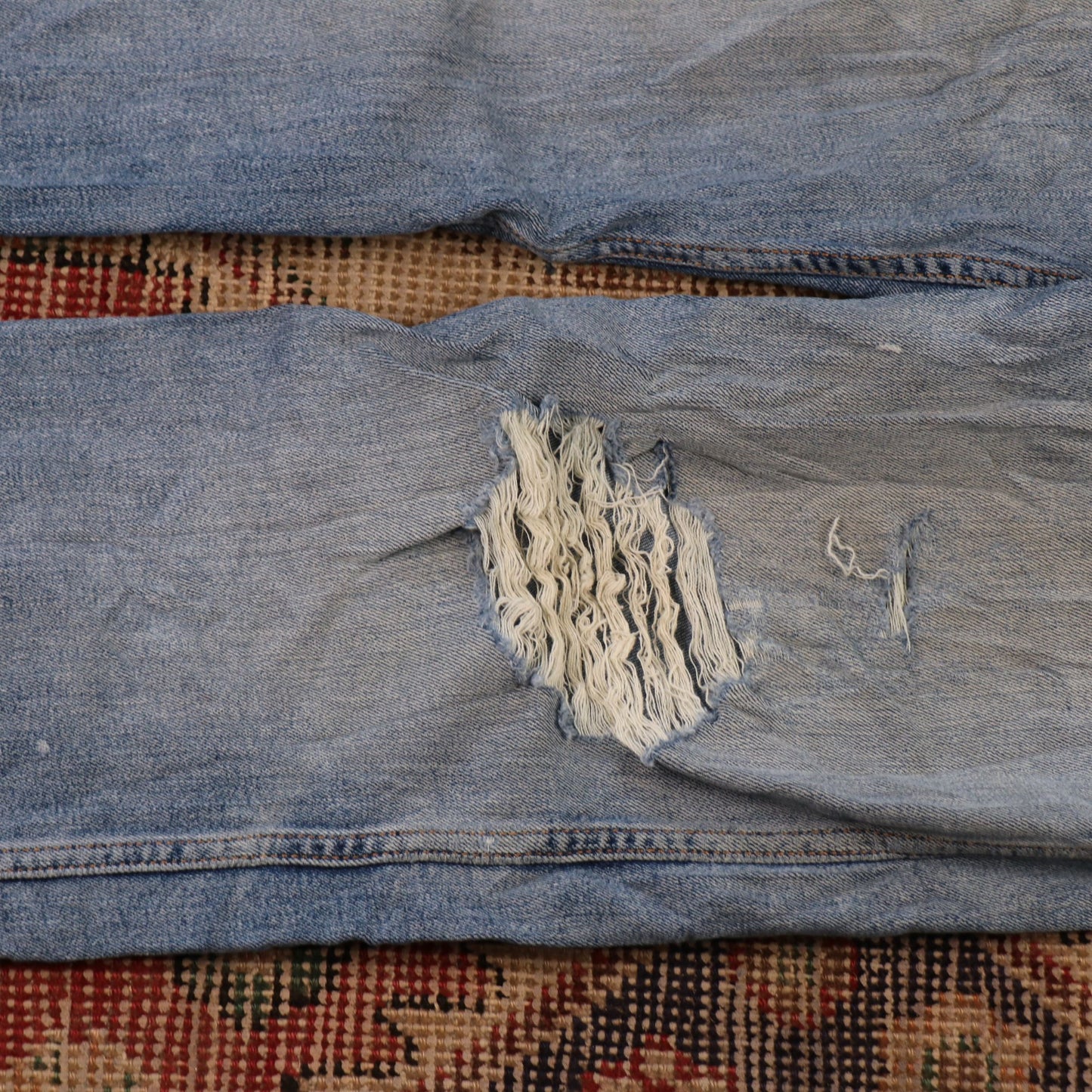 Levi's W32 L31 Straight Leg Classic Ripped Style Blue Denim Jeans