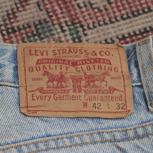 Levi's W42 L31 Tapered Leg Loose Fit Classic Ripped Style Blue Denim Jeans