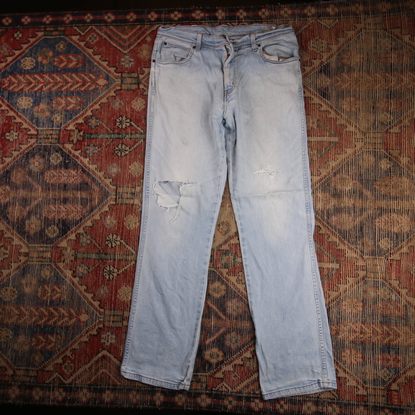 Wrangler W34 L32 Straight Leg Loose Fit Classic Ripped Style Blue Denim Jeans