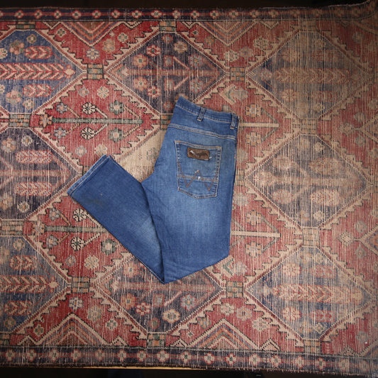 Wrangler W34 L30 Straight Leg Relaxed Fit Blue Denim Jeans