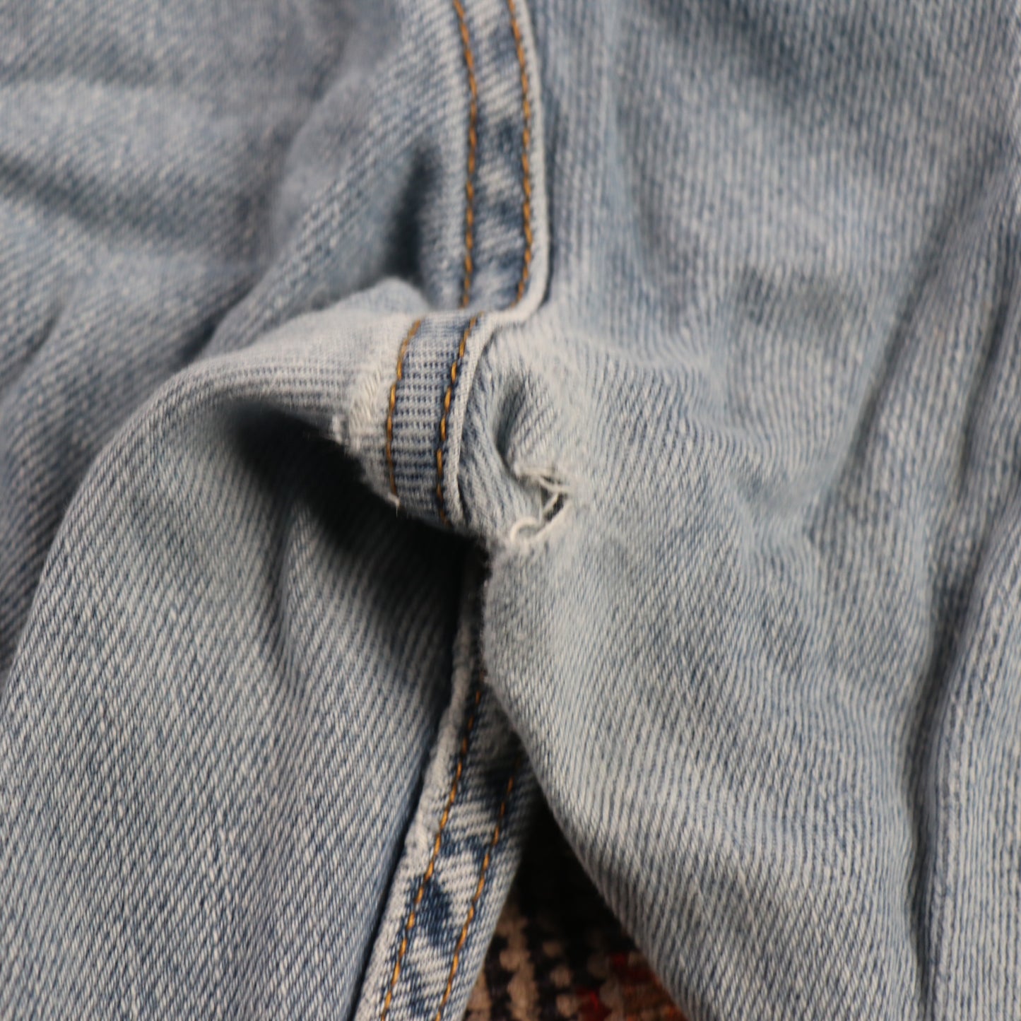 Levi's 550 W36 L32 Tapered Leg Relaxed Fit Classic Ripped Style Blue Denim Jeans